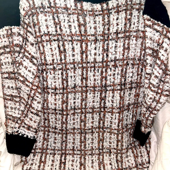 Buckle Black sweater. - Picture 2 of 5